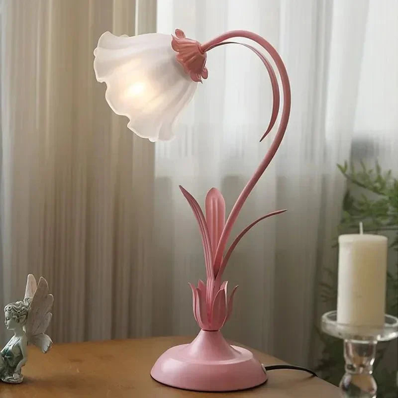 Flower Table Lamp | Curved Stem Design-Table Lamp-werune.com