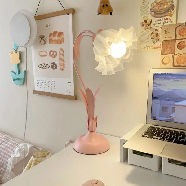 Flower Table Lamp | Curved Stem Design-Table Lamp-werune.com