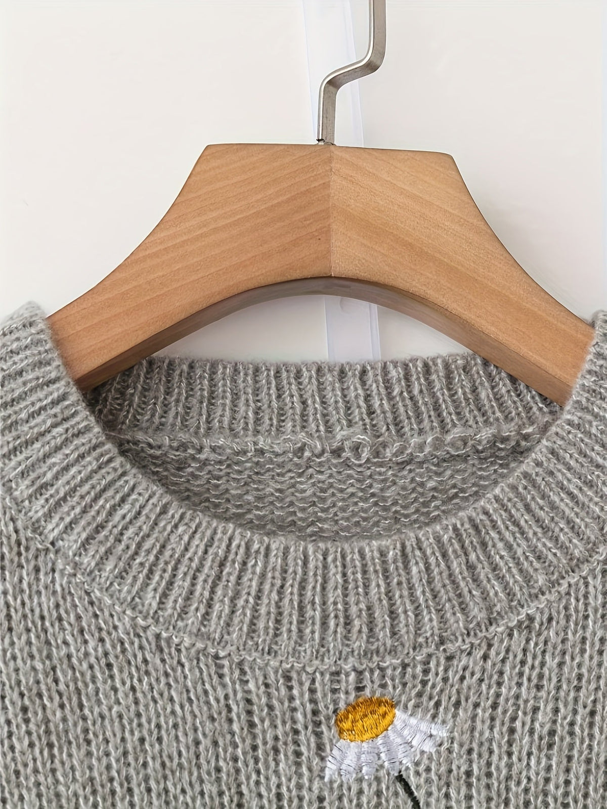 Knit Jumper Daisy Floral Embroidered Long Sleeve Crew Neck Women's – Casual, Office, Autumn Layering