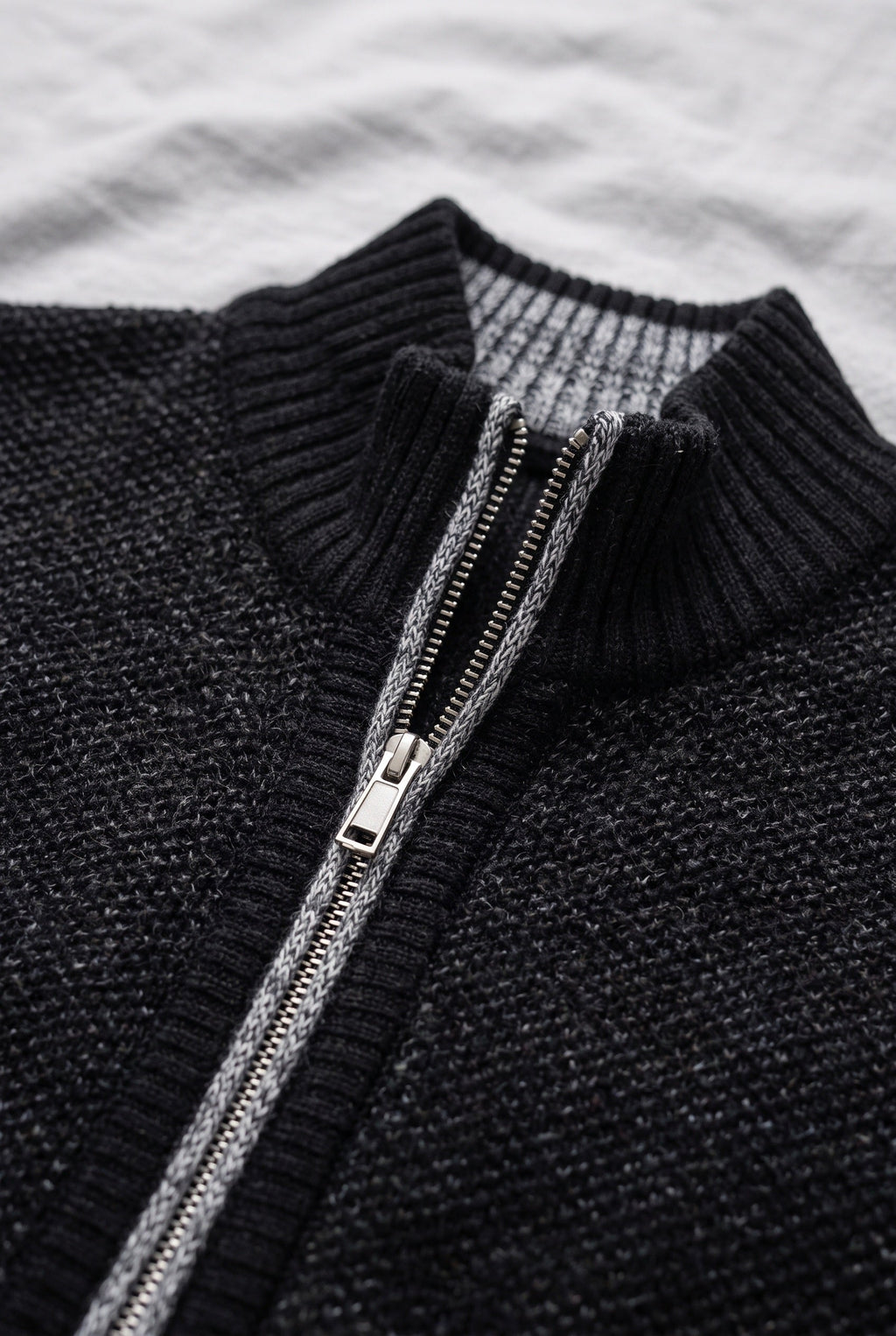 Knitted Gilet Black Full-Zip Stand Collar Men's Sleeveless Cardigan – Casual, Office