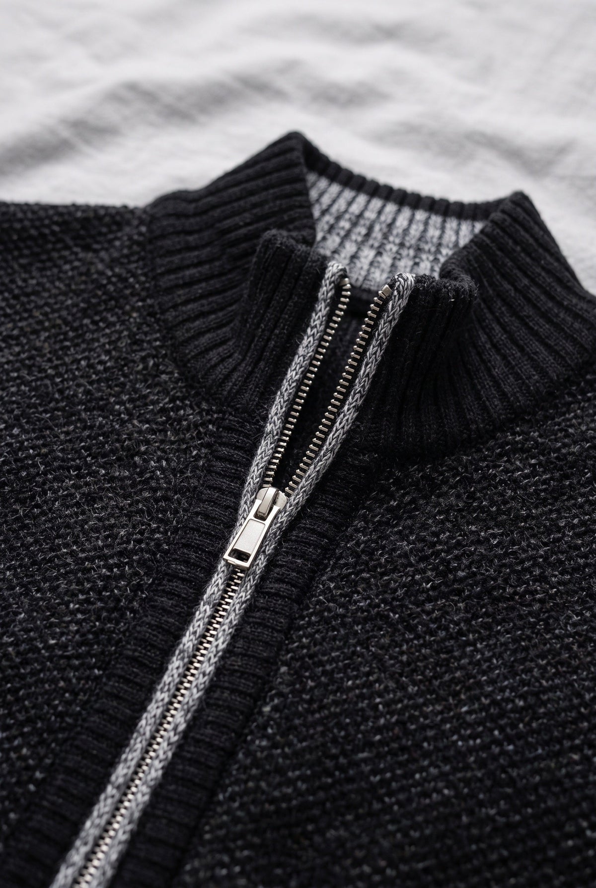 Knitted Gilet Black Full-Zip Stand Collar Men's Sleeveless Cardigan – Casual, Office