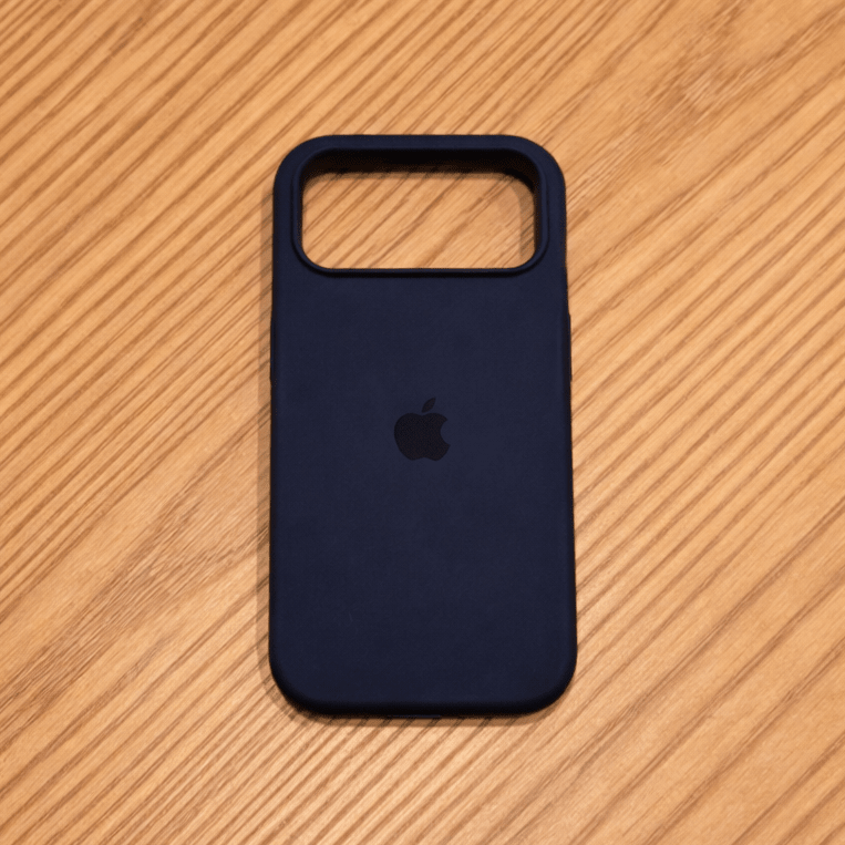 Minimalist Phone Case | MagSafe Compatible · Werune