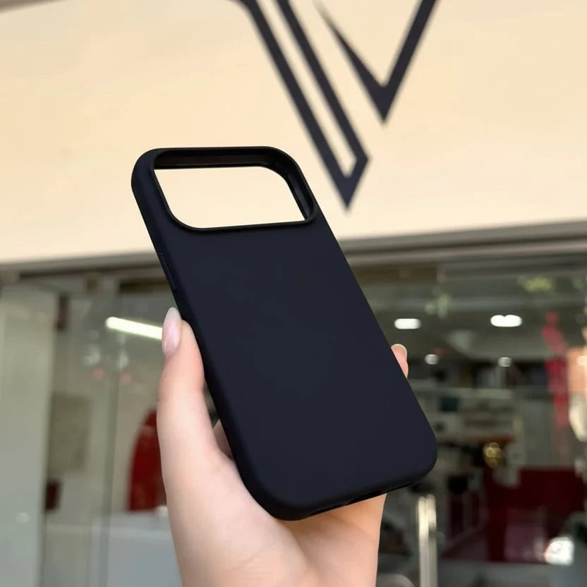 Minimalist Phone Case | MagSafe Compatible · Werune