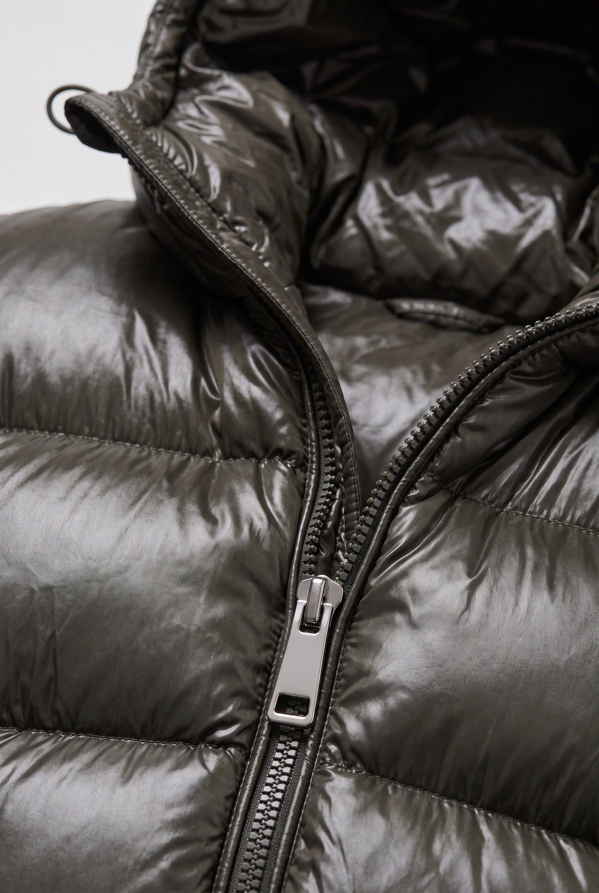 Puffer Jacket Men's Hooded Olive Green Glossy Zip-Front – Casual, Winter Outdoor, Everyday Warmth