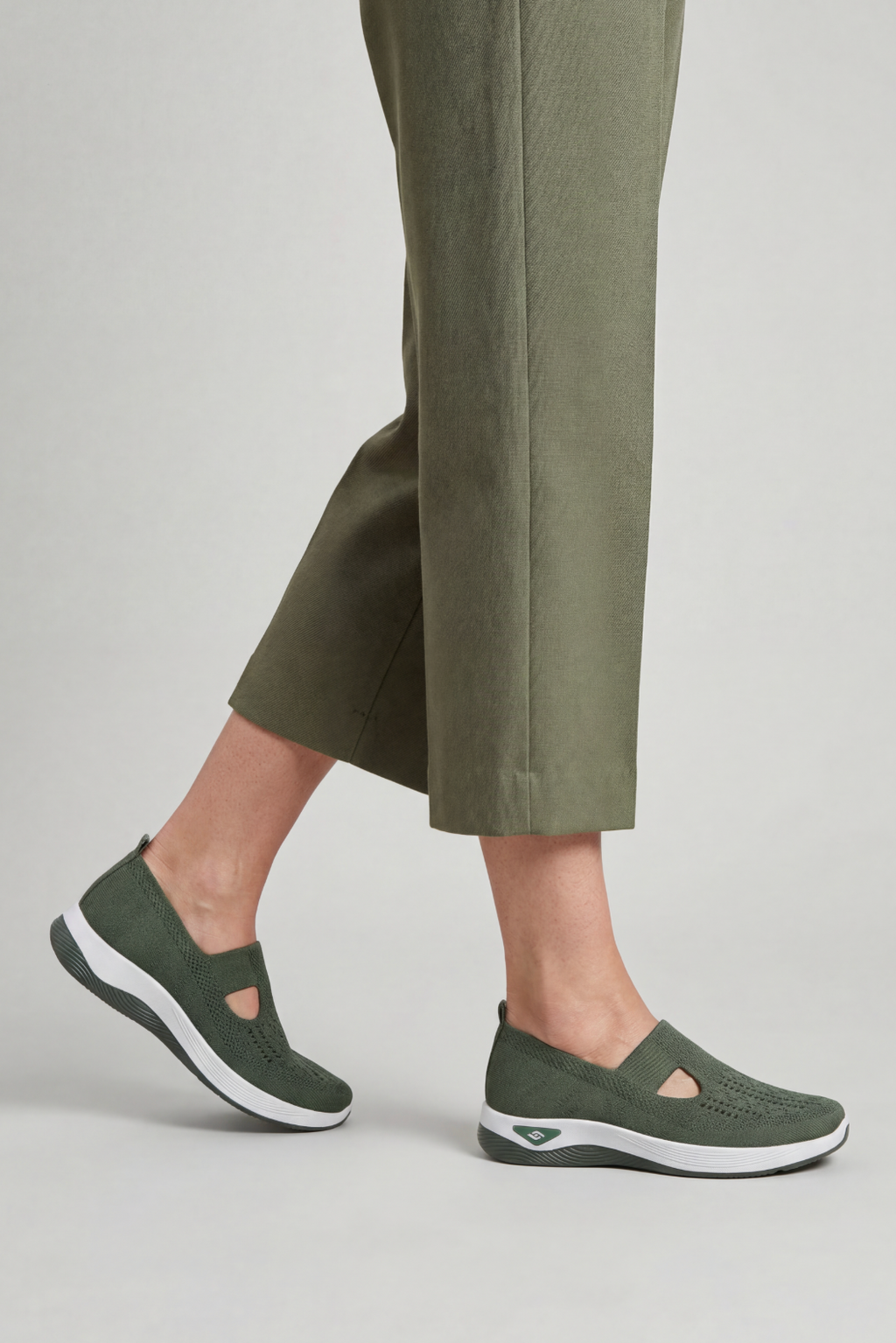 Slip-On Trainers Mesh Green Women's Cushioned Sole – Casual, Walking, Everyday Comfort