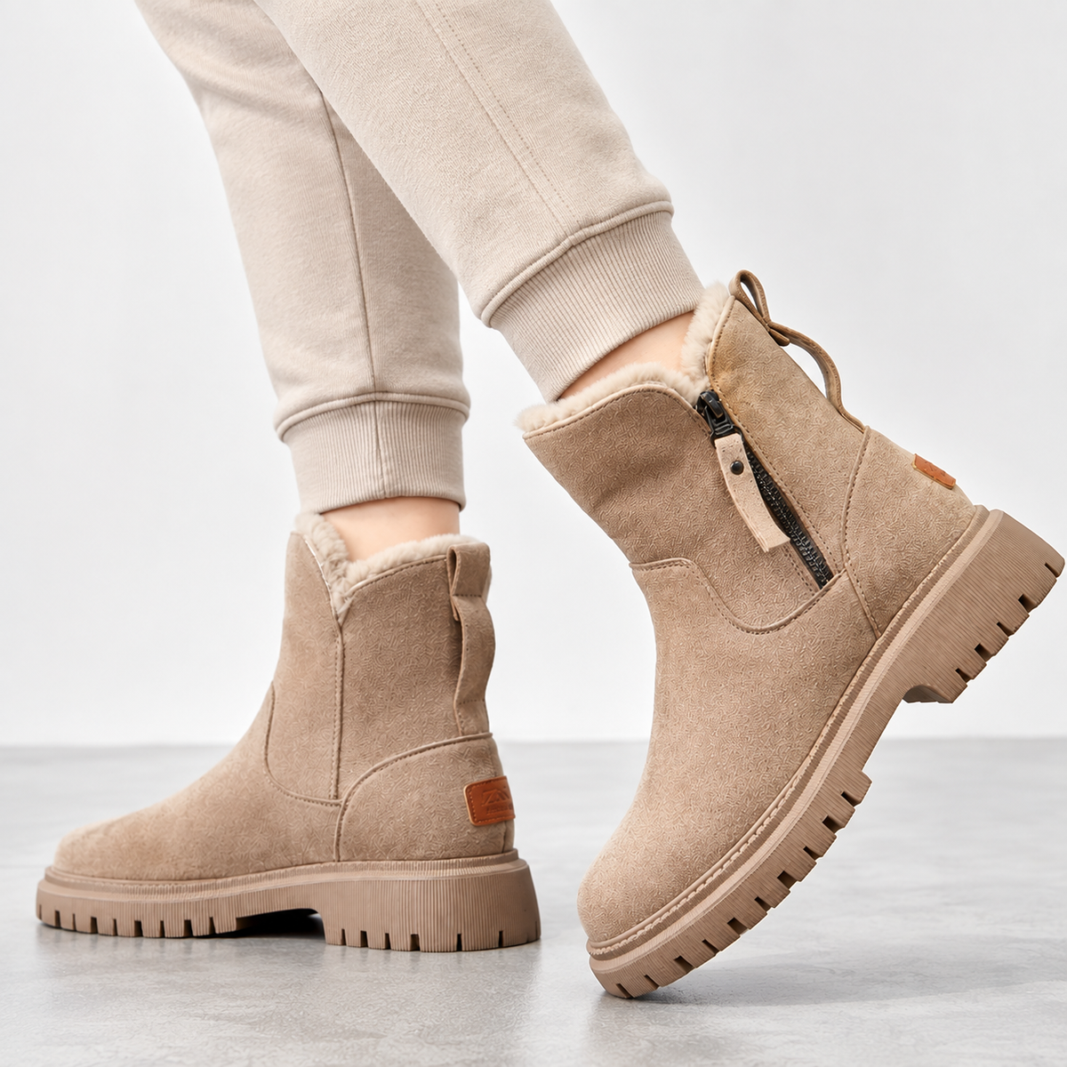 Winter Ankle Boots Faux Fur Lined Chunky Sole Women's Beige Side Zip – Casual, Cold Weather, Everyday