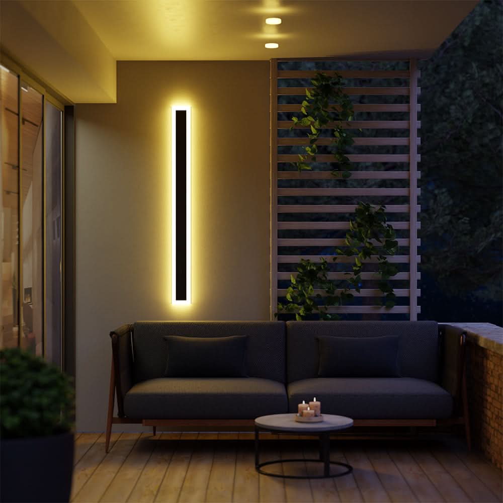 Outdoor Wall Light | Vertical LED Strip Design - Werune
