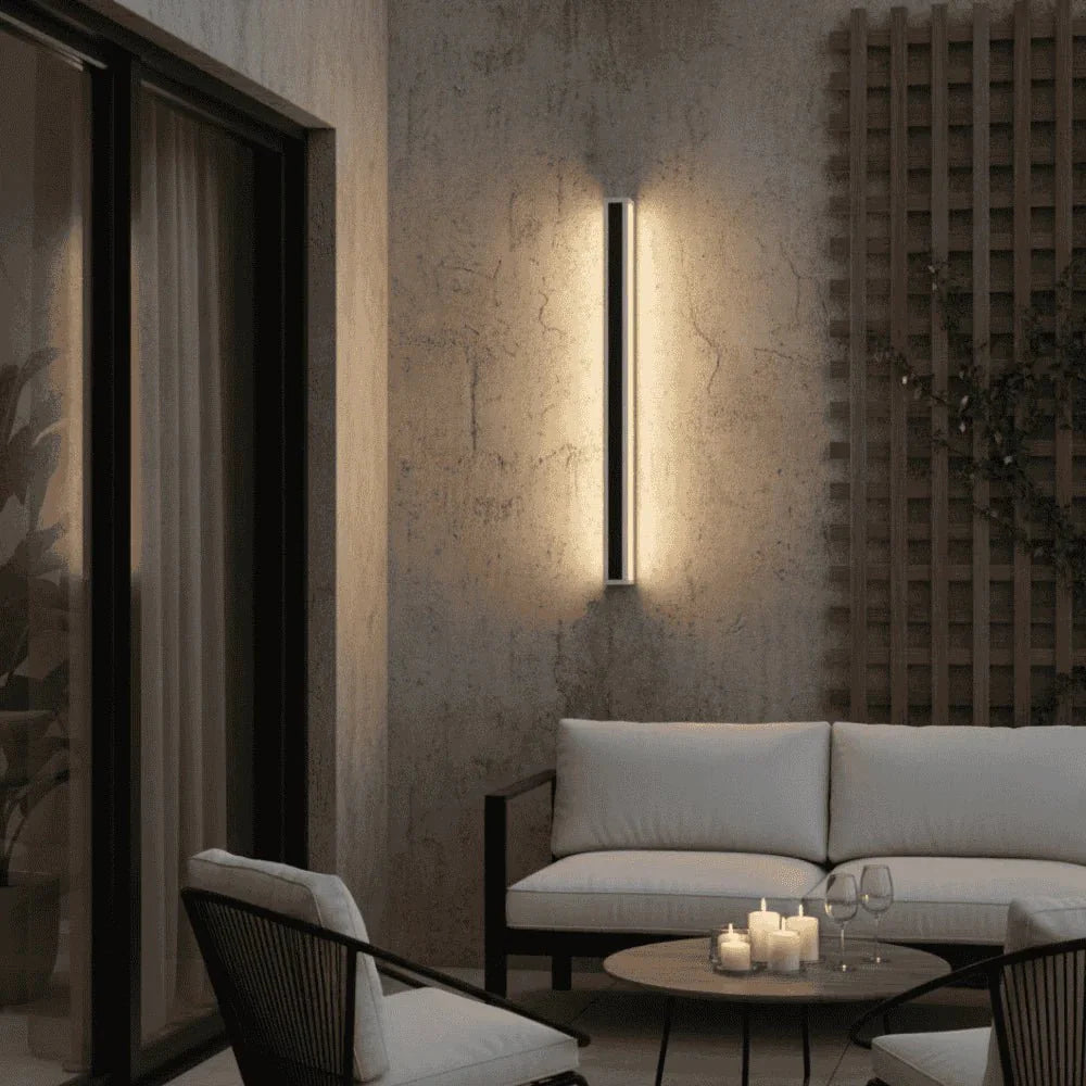 Outdoor Wall Light | Vertical LED Strip Design - Werune